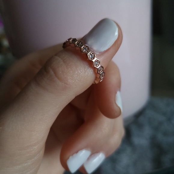 New Fashion Honeycomb Hexagon Shaped Inlaid Stone Rose Gold Ring/Band - Picture 2 of 9